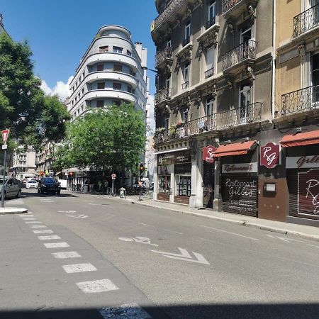 Bel Appartement Charme Ancien Dans Quartier Anime Γκρενόμπλ Εξωτερικό φωτογραφία