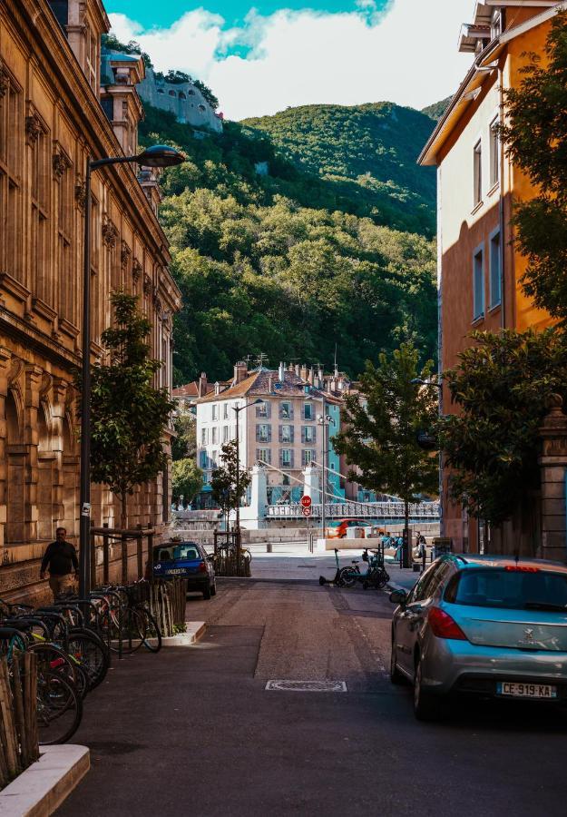 Bel Appartement Charme Ancien Dans Quartier Anime Γκρενόμπλ Εξωτερικό φωτογραφία